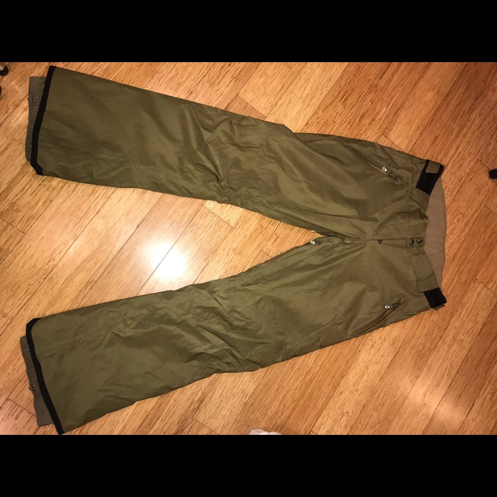 Women’s Rossignol olive green snowboarding pant